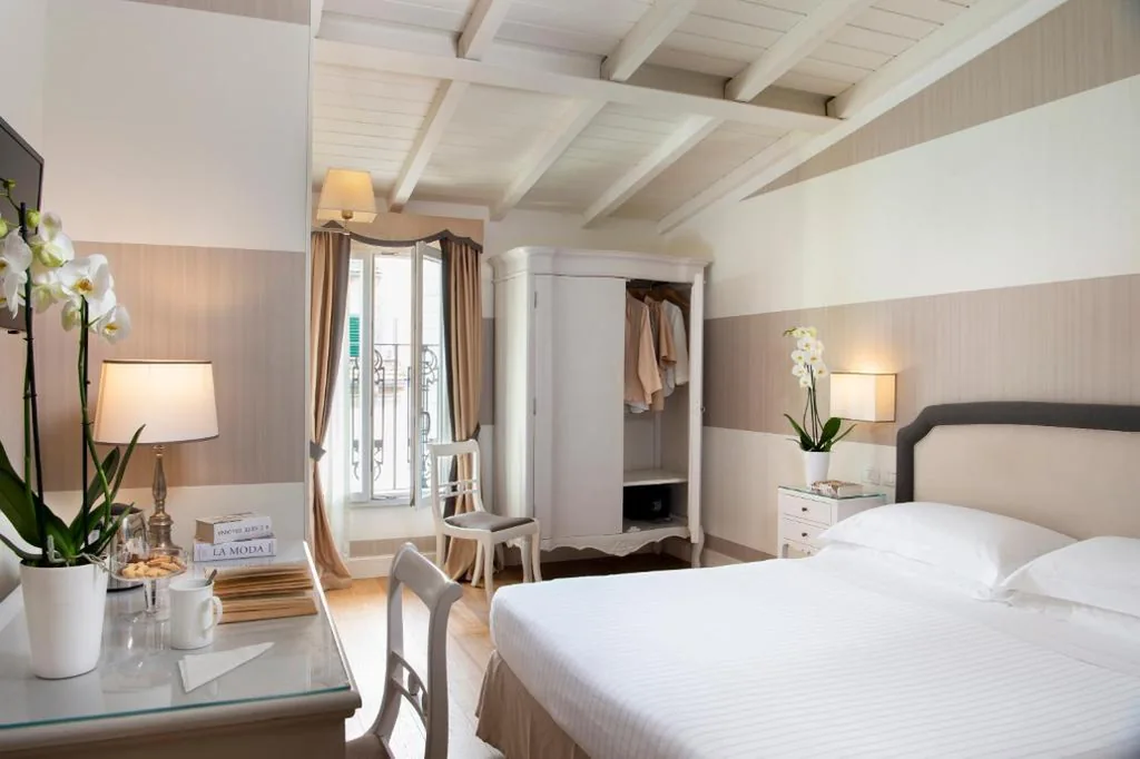 Camera Matrimoniale/Doppia con Letti Singoli — Hotel Rapallo