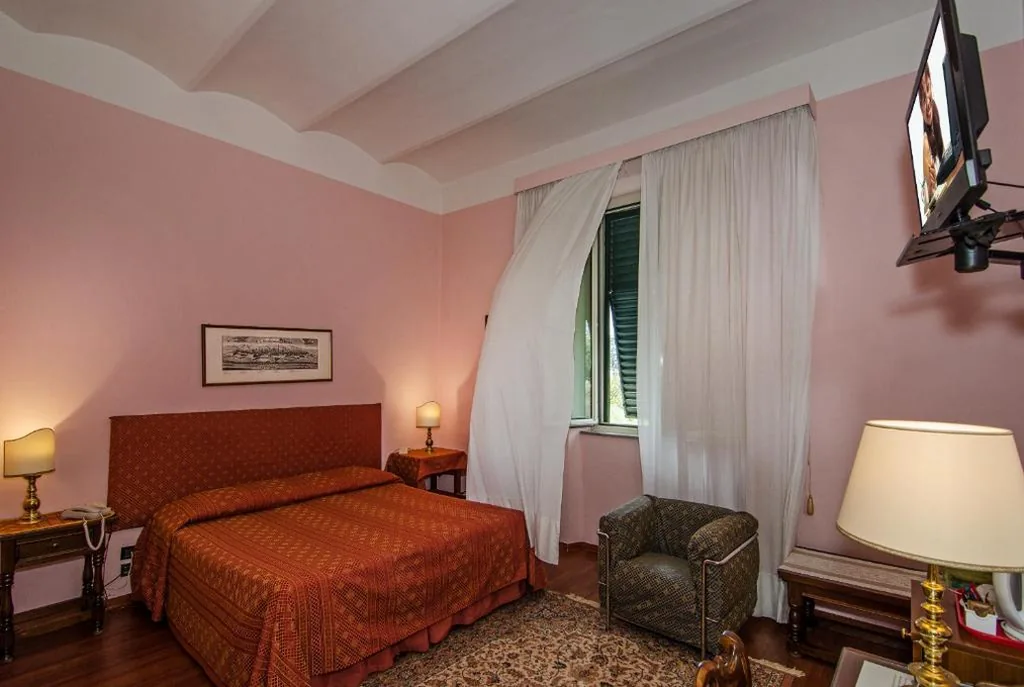 Double or Twin Room — Hotel Rex