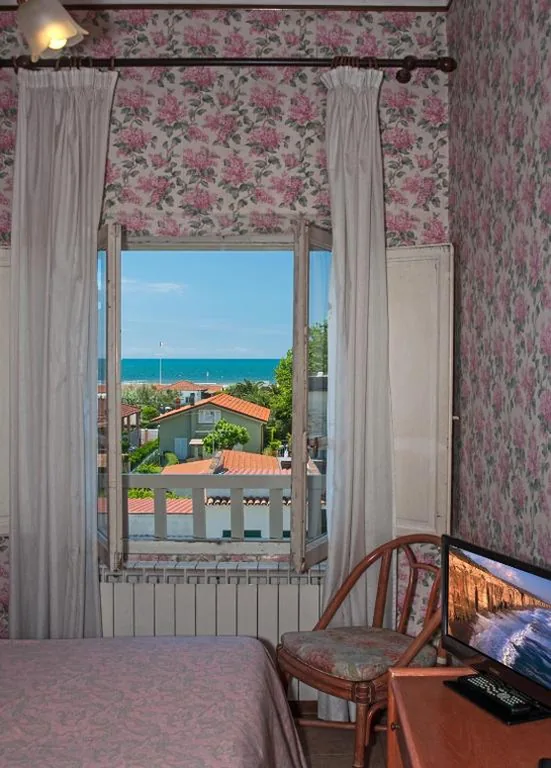 Double or Twin Room — Hotel Villa Flores