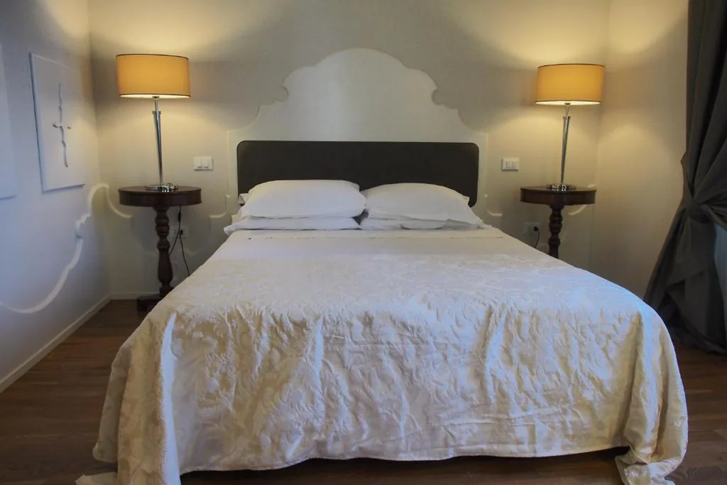 Double or Twin Room — I Parigi Corbinelli Residenze