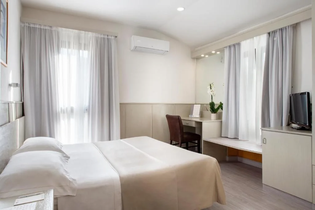 Double or Twin Room in Annexe — Hotel Grifone Firenze – Meetings & Spa