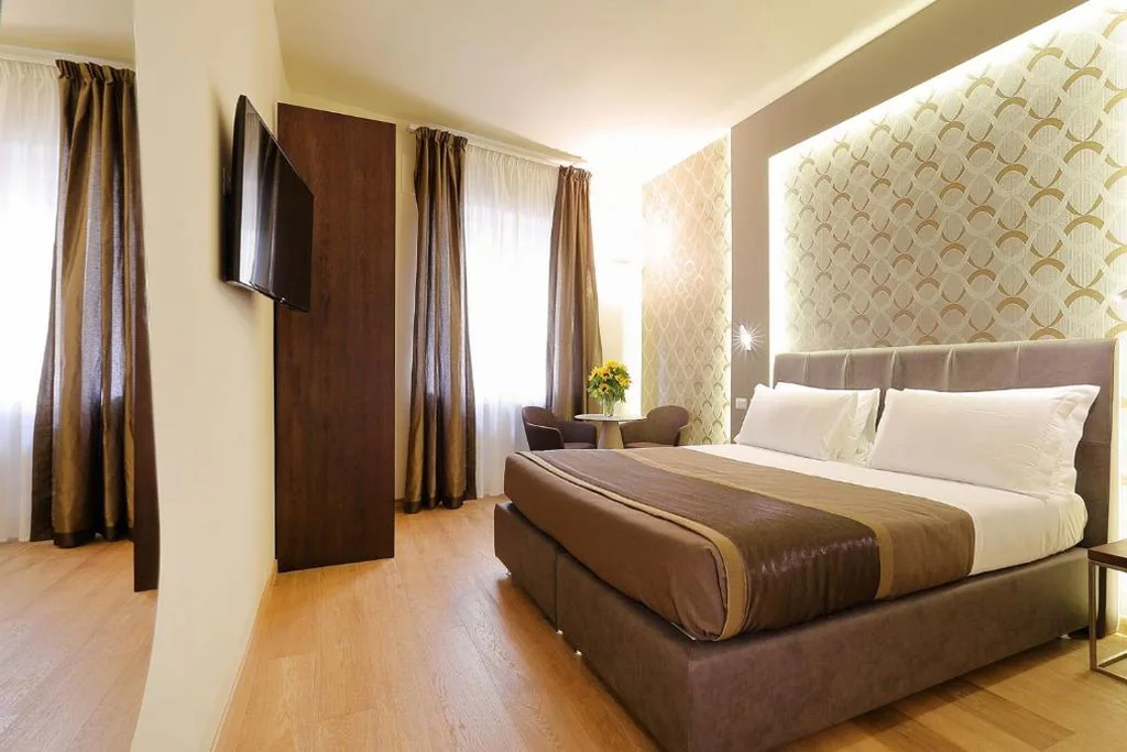 Double or Twin Room — Uno Sguardo su Firenze