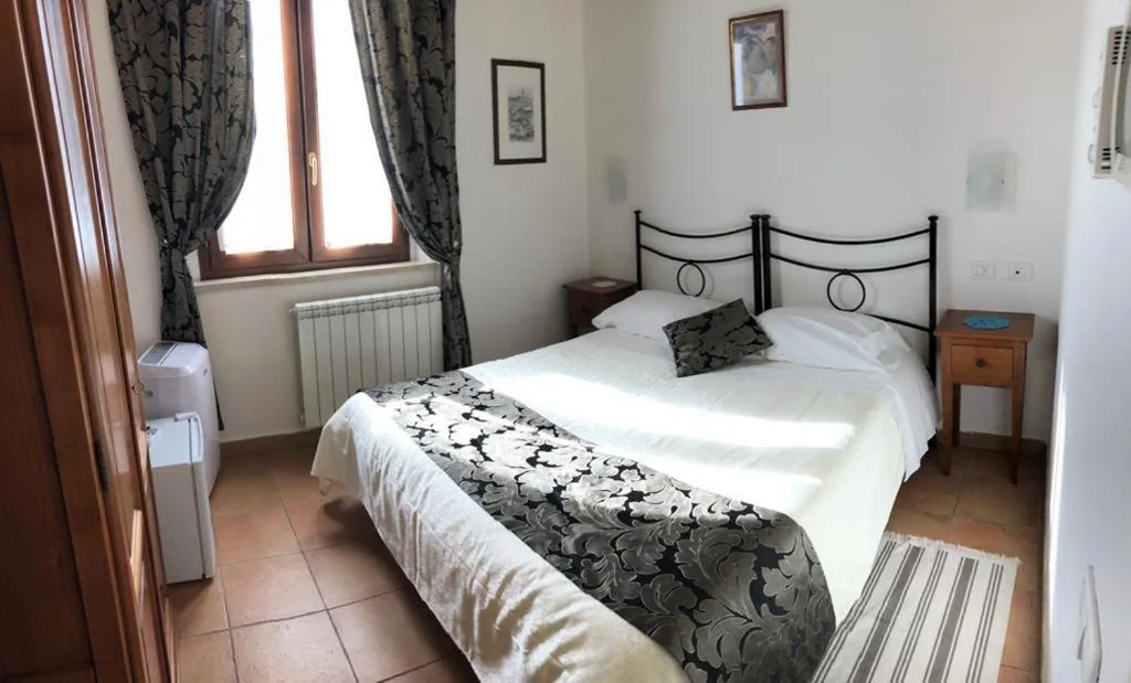 Double or Twin Room — Villa Tuscany Siena