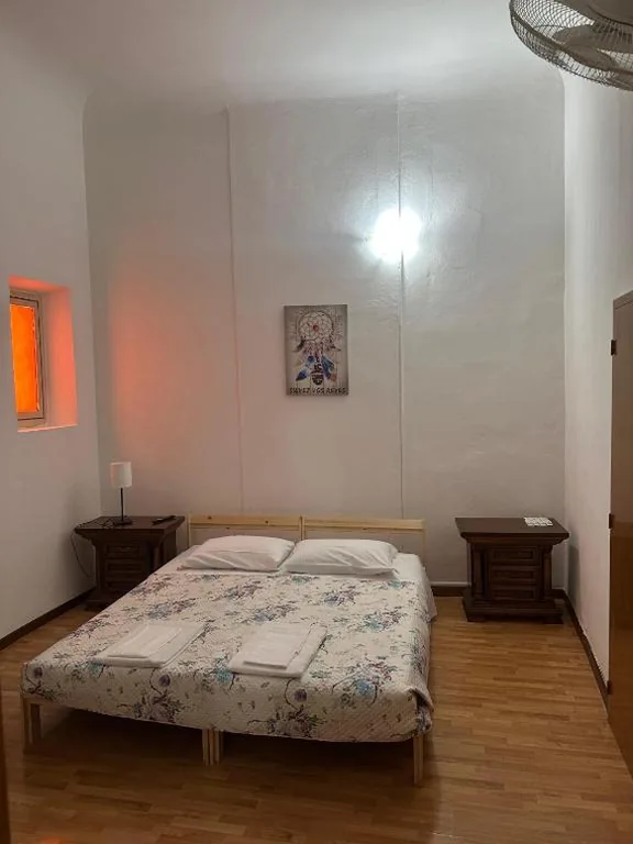 Economy Double Room with Shared Bathroom — Rooms77 Florence centro storico firenze