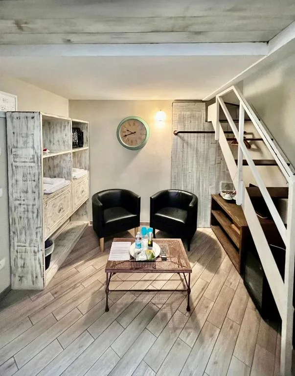 Camera Matrimoniale Economy con Bagno Privato Esterno — B&B Locanda Il Salimbecco
