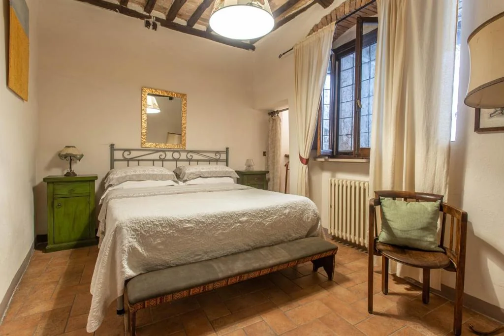 Economy Double Room with Private Bathroom — Guesthouse da Idolina dal 1946