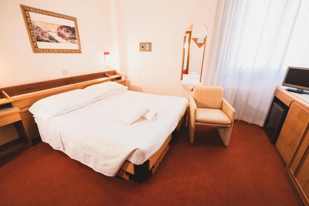 Camera Matrimoniale Economy — Grand Hotel Milano