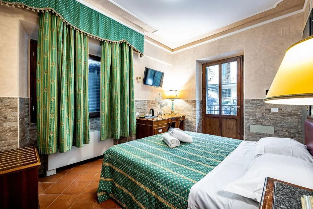 Economy Double Room — Grand Hotel Panama Firenze