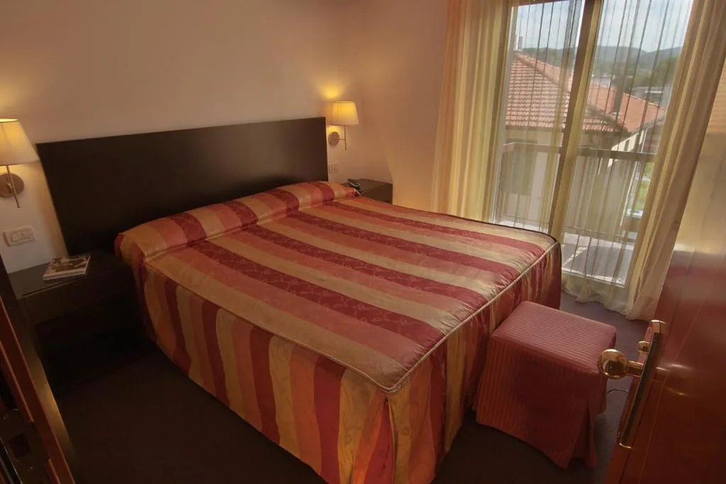 Camera Matrimoniale Economy — Hotel Arnolfo & Aqua Laetitia Spa & Beauty