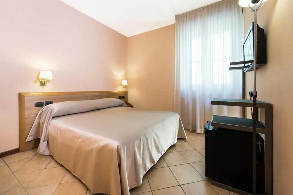 Economy Double Room — Hotel Bernardino