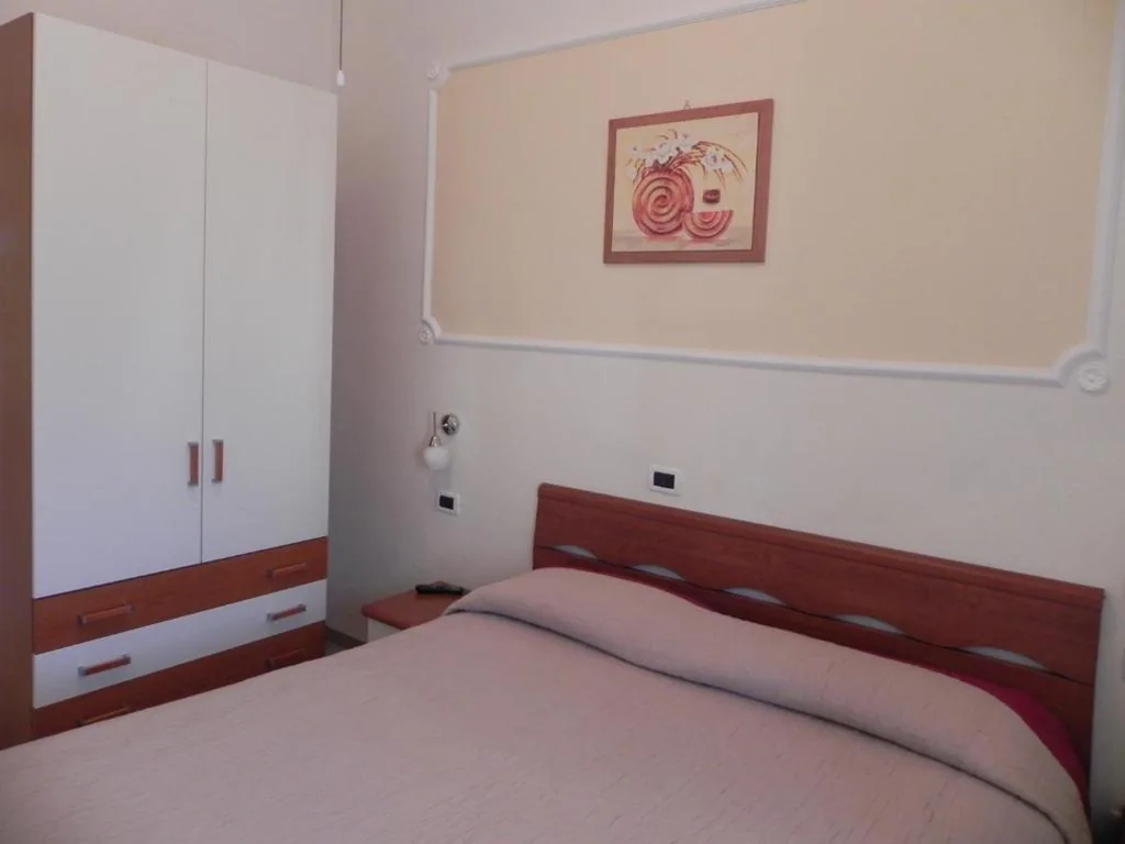 Economy Double Room — Hotel Ondina