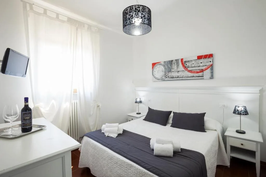 Camera Matrimoniale Economy — Hotel Porta Romana – LuceHotels