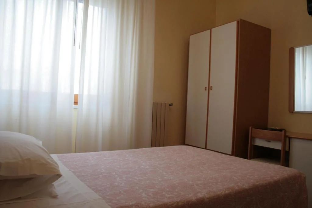 Camera Matrimoniale Economy — Hotel Risorgimento