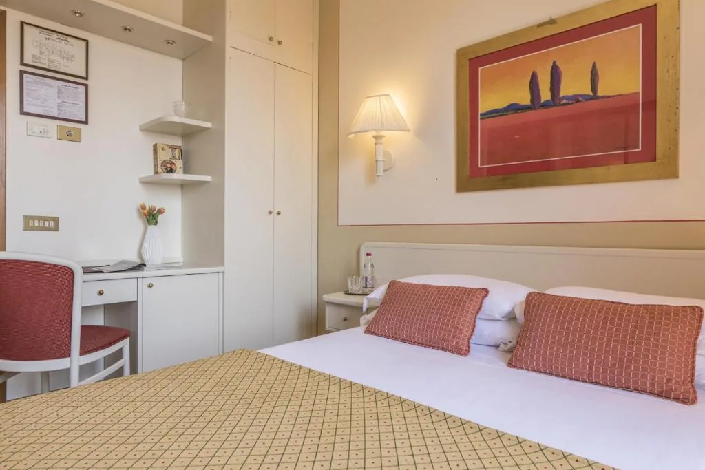 Camera Matrimoniale Economy — Relais Santa Chiara Hotel by Double Hospitality
