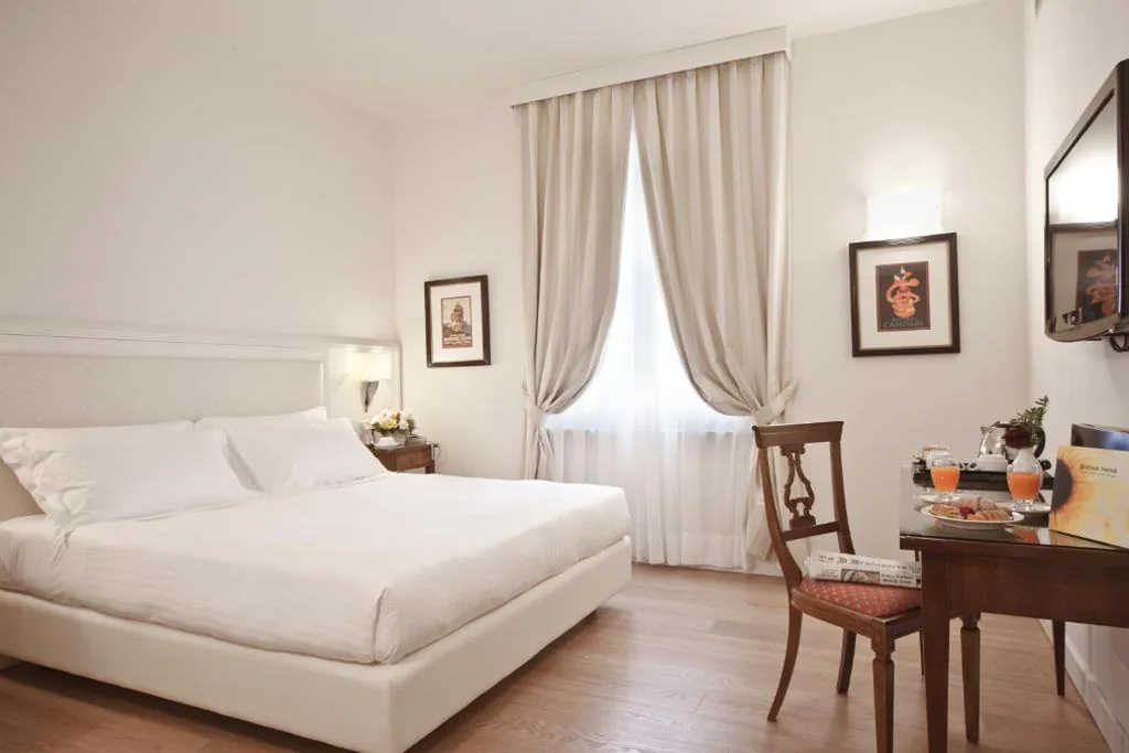 Executive Double Room — Hotel Italia
