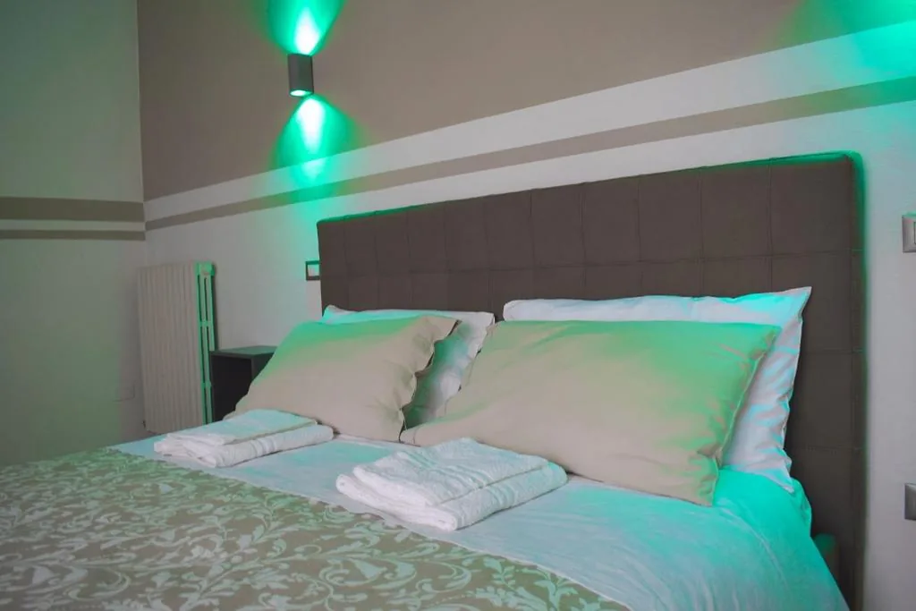Double Room — Good Vibes