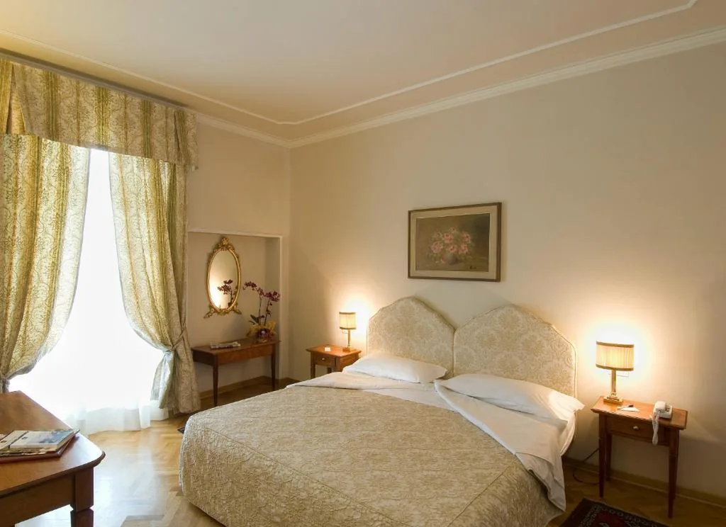 Camera Matrimoniale — HG Hotel Cappelli