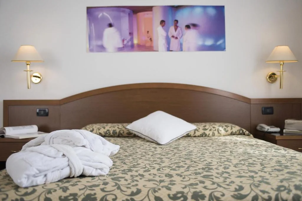 Camera Matrimoniale — Hotel Angiolino