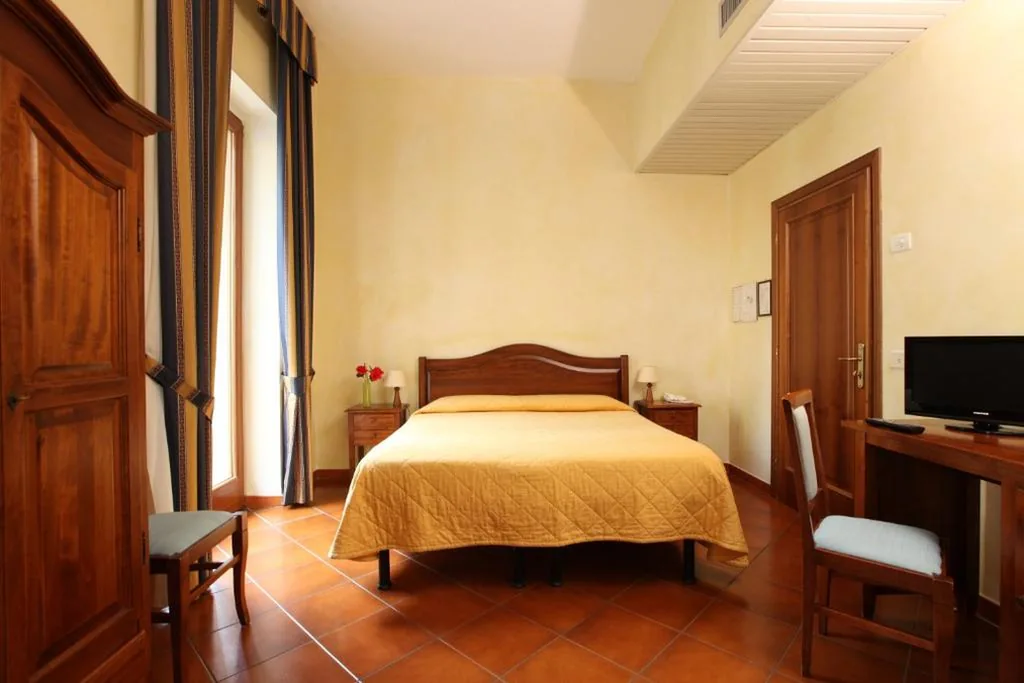 Camera Matrimoniale — Hotel Bologna