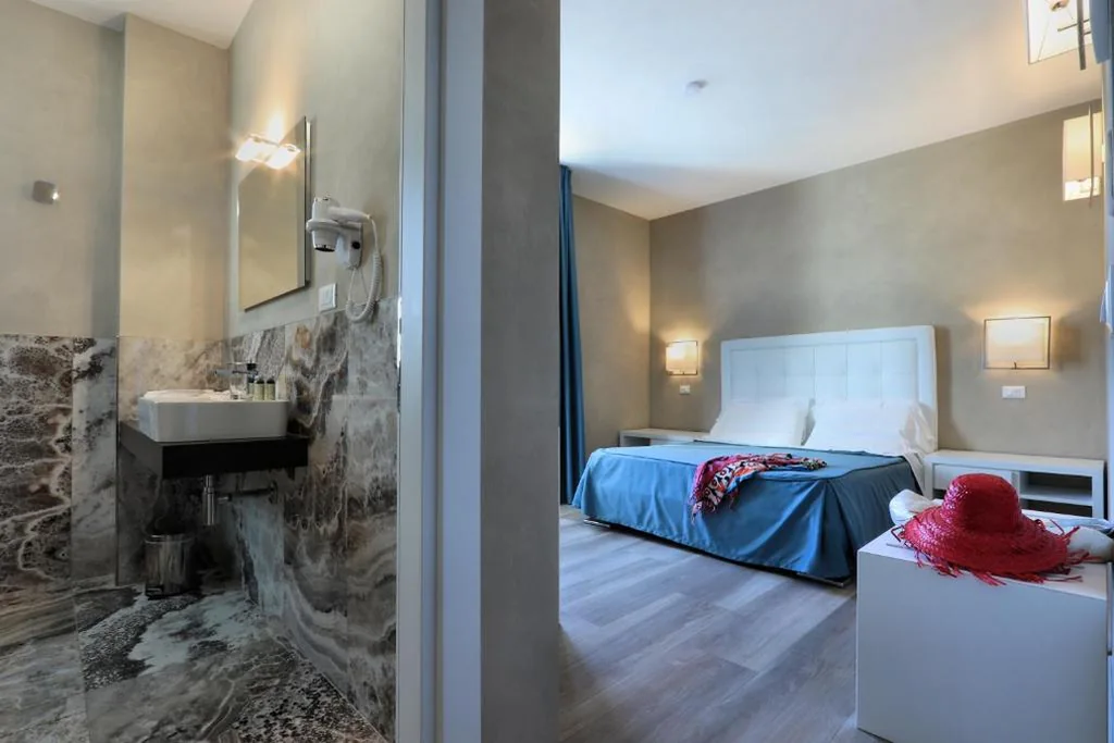 Camera Matrimoniale — Hotel Cecina Beach