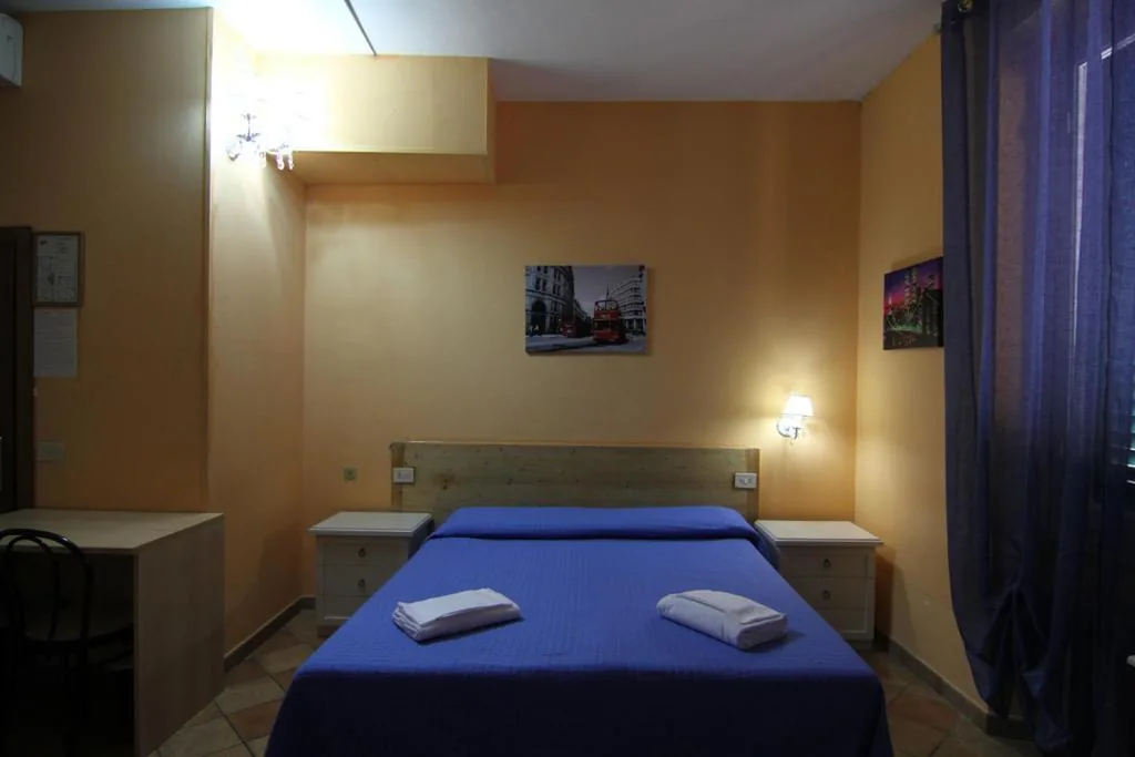 Double Room — Hotel Cordova