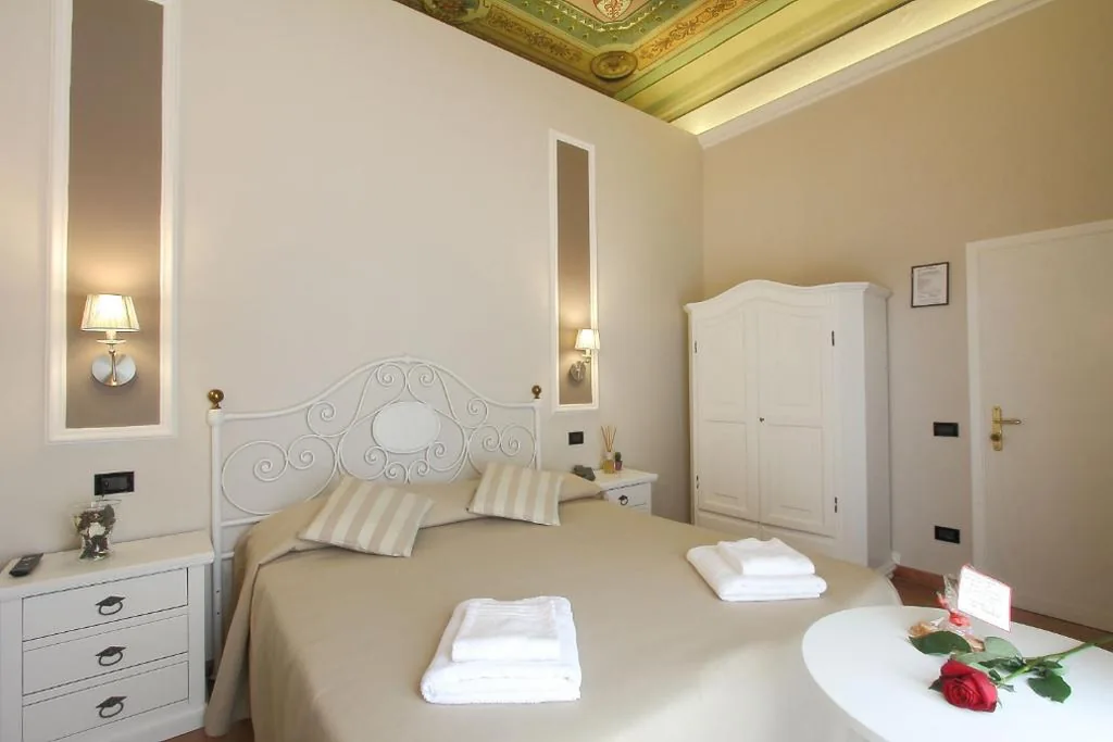 Double Room — Hotel Ferrucci