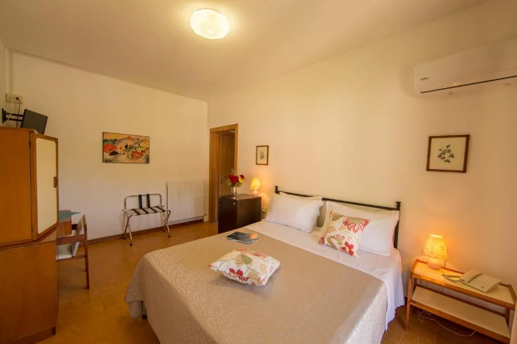 Camera Matrimoniale — Hotel La Feluca