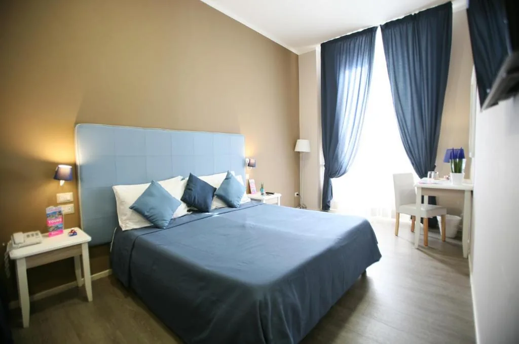 Camera Matrimoniale — Hotel Magenta