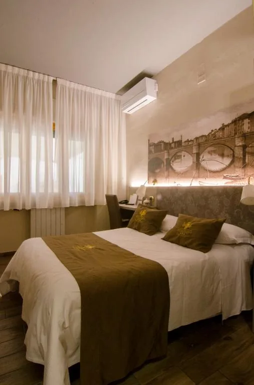 Camera Matrimoniale — Hotel Maria