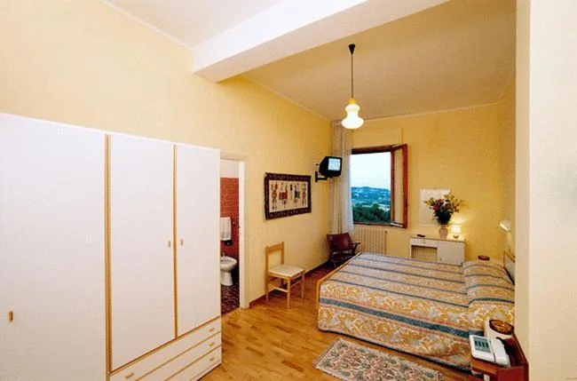 Camera Matrimoniale — Hotel Risorgimento
