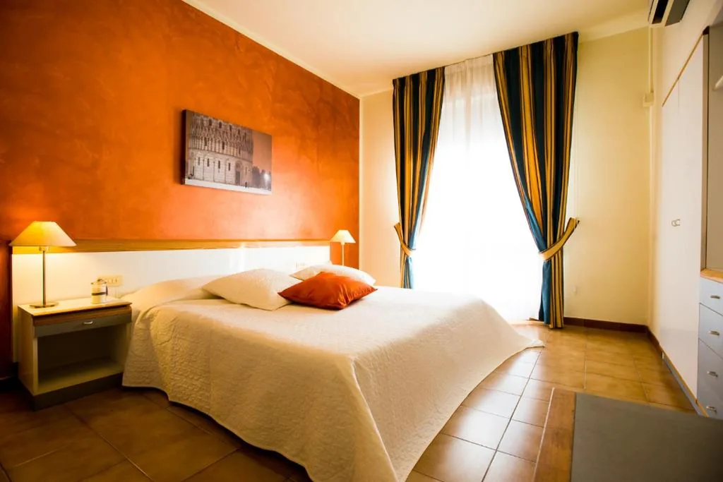 Double Room — Hotel Roma