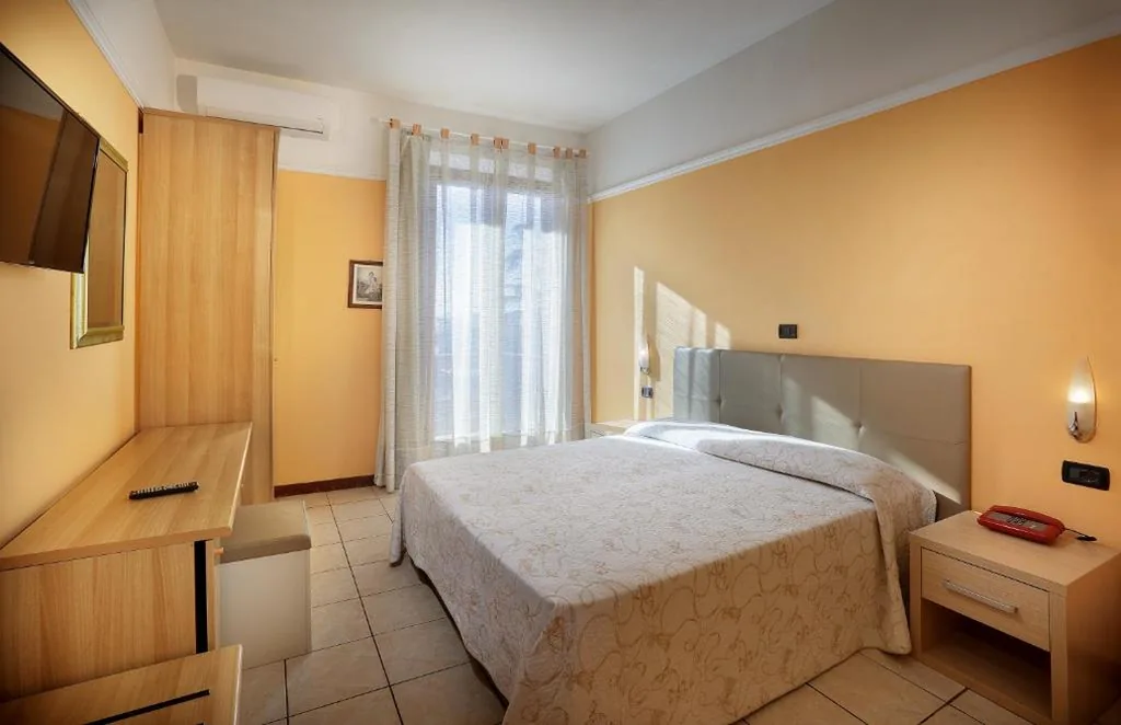 Camera Matrimoniale — Hotel Salus