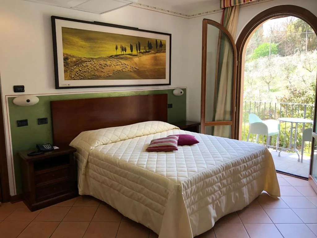 Camera Matrimoniale — Hotel Sovestro