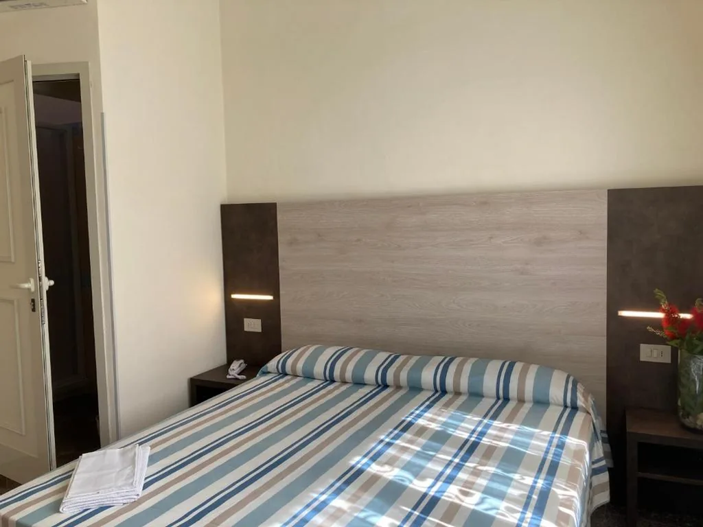 Camera Matrimoniale — Hotel Verdesolemare