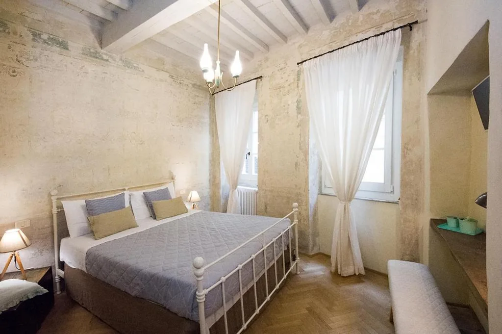 Camera Matrimoniale — Il Piccolo Cavour Charming House B&B