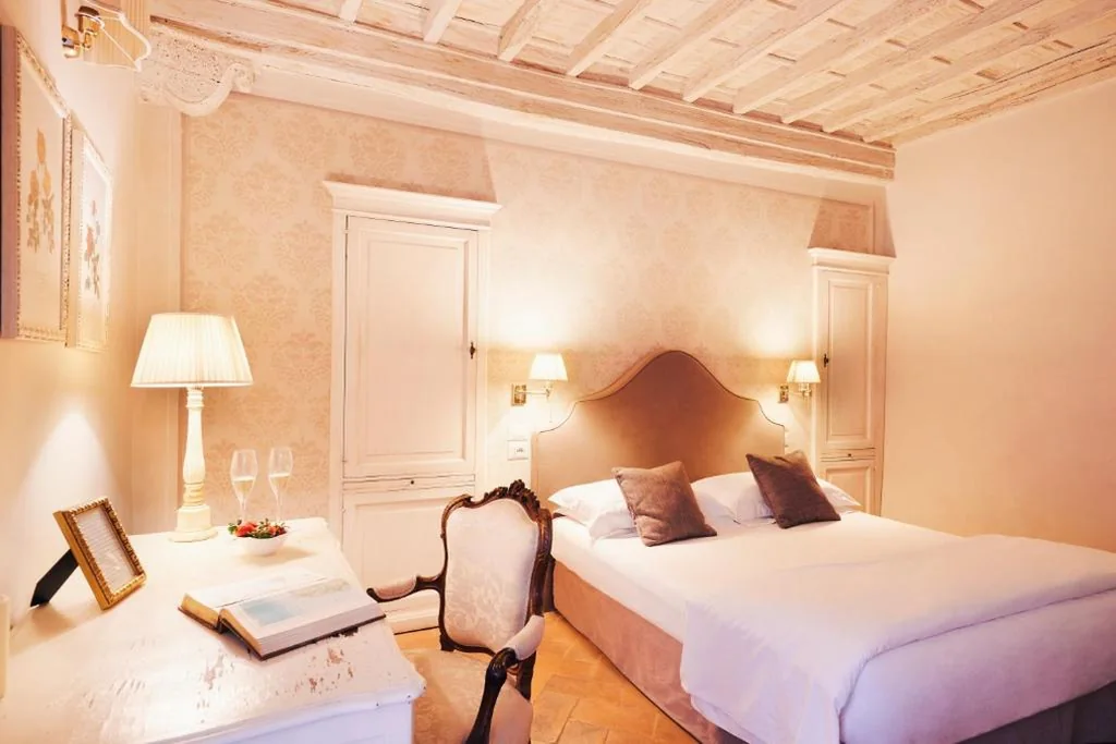 Double Room — La Corte Di Ambra