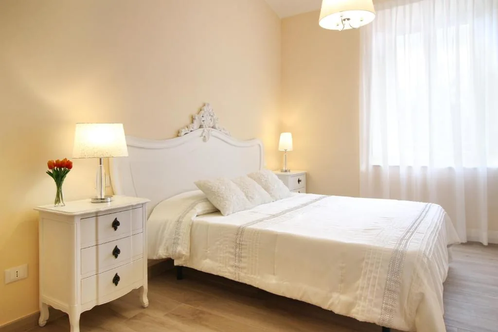 Camera Matrimoniale — LUCCA IN CHIC – No Ztl, Free Parking, Priv Bath, Old City 550m