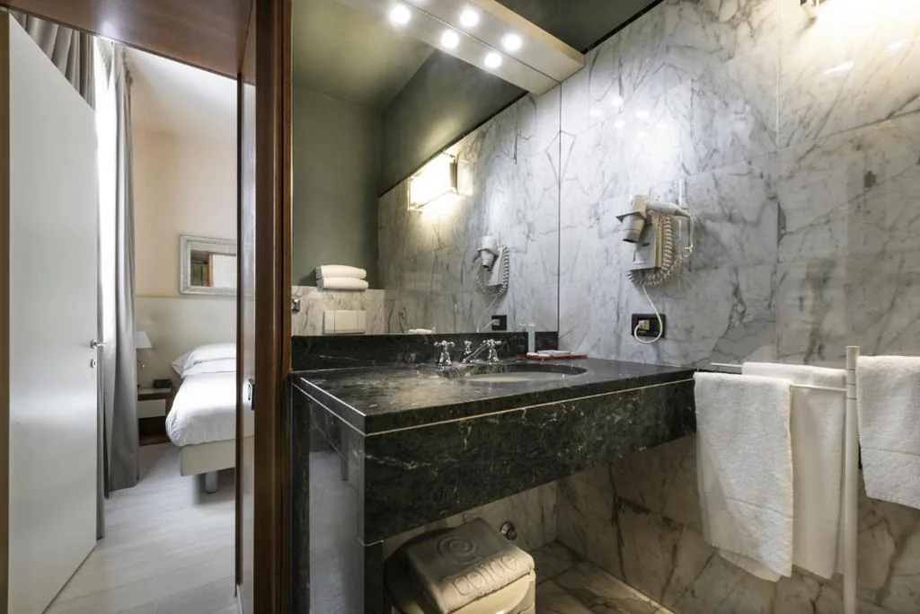 Small Double Room — Albergo Celide