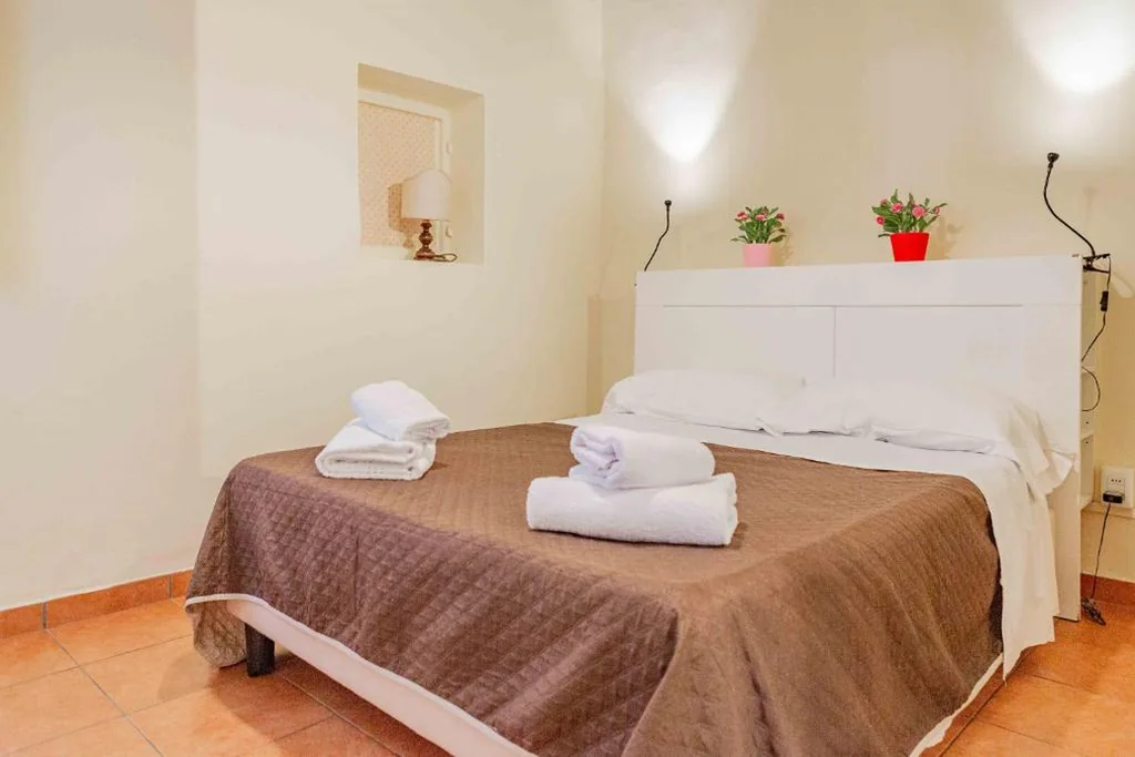 Small Double Room — Corte Passi Florence