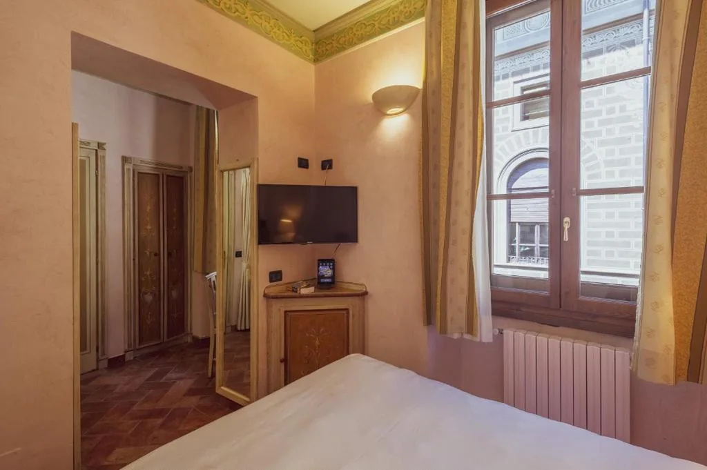 Small Double Room — Hotel Davanzati