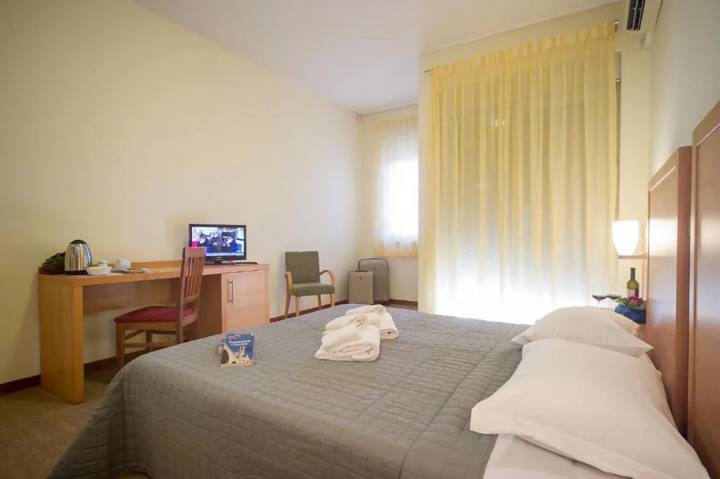 Small Double Room — Hotel Foresteria
