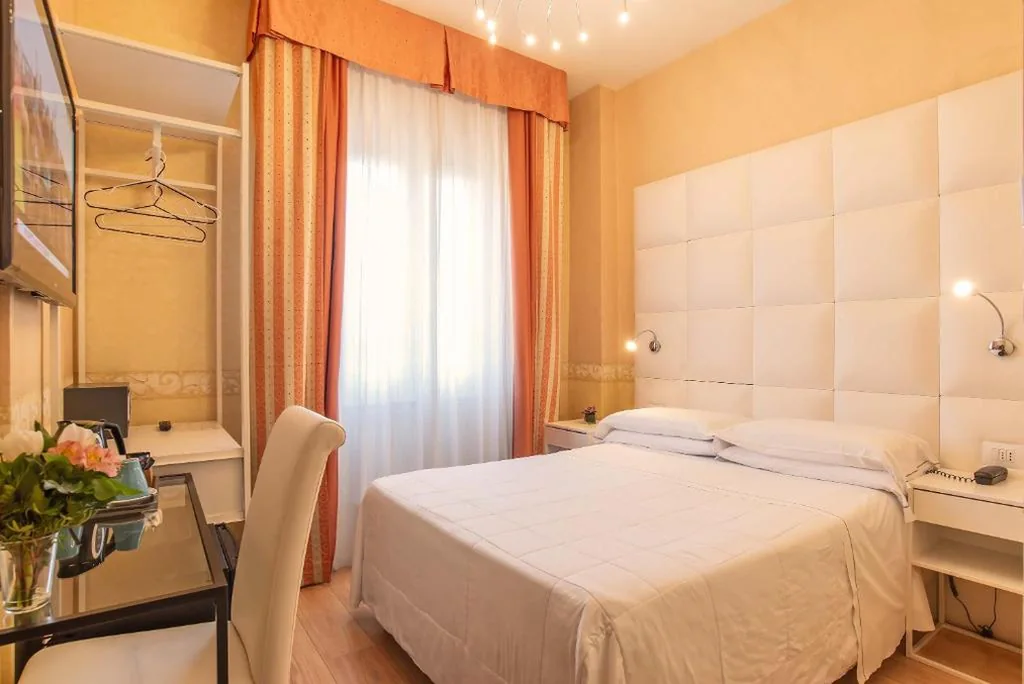 Small Double Room — Hotel Jane