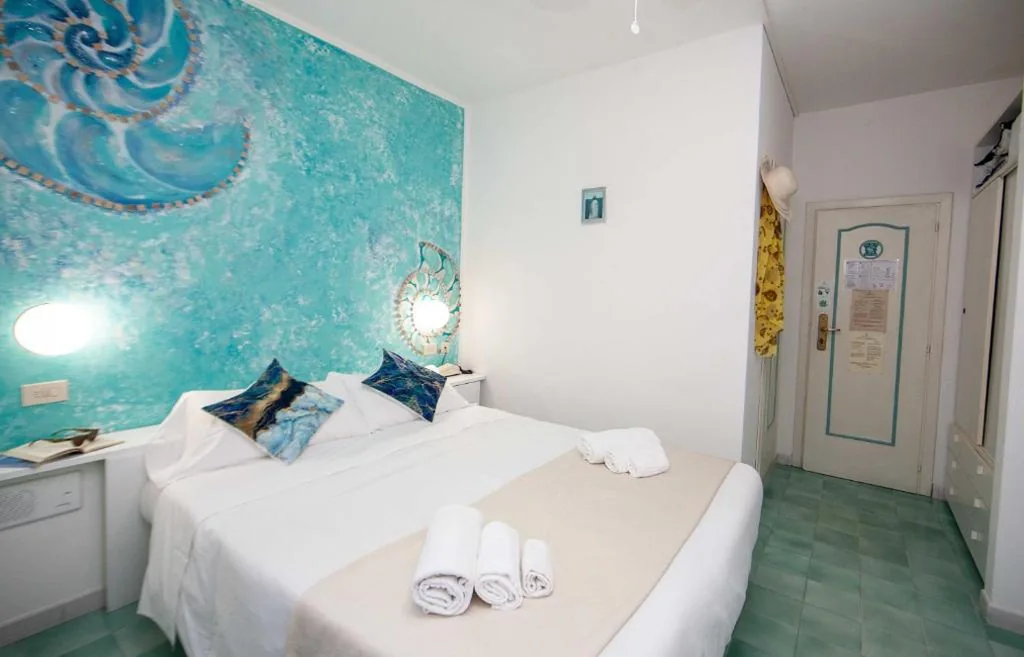 Small Double Room — Hotel Punto Verde