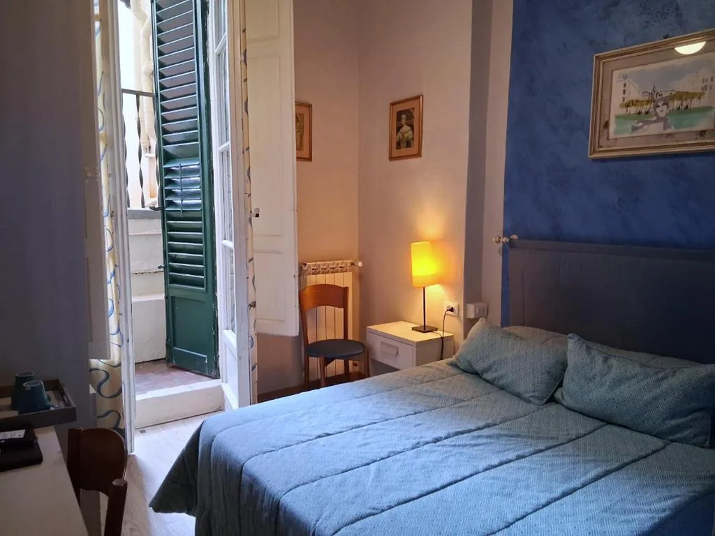 Camera Matrimoniale Piccola — Hotel Tourist House