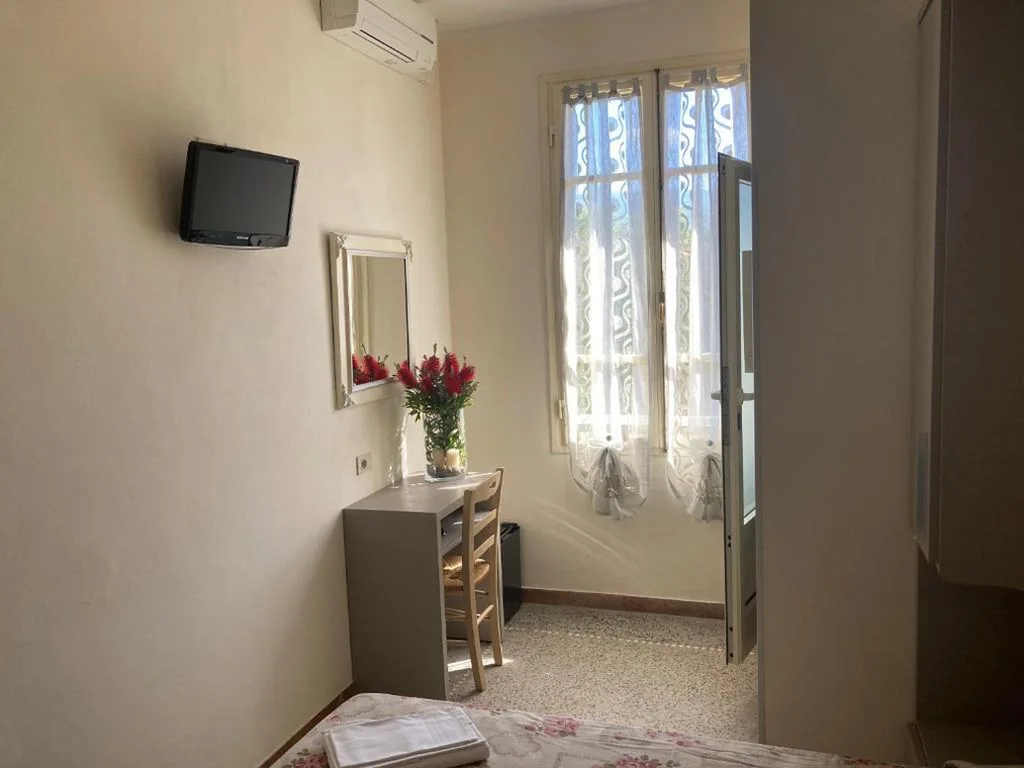 Camera Matrimoniale Piccola — Hotel Verdesolemare