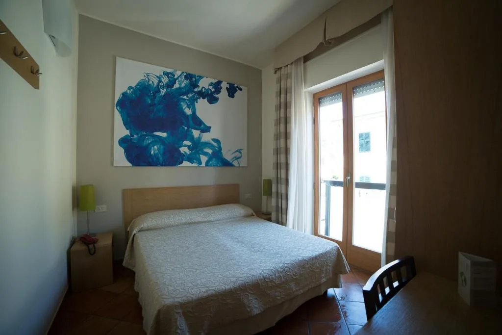Camera Matrimoniale Senza Vista Mare — Hotel Miramare