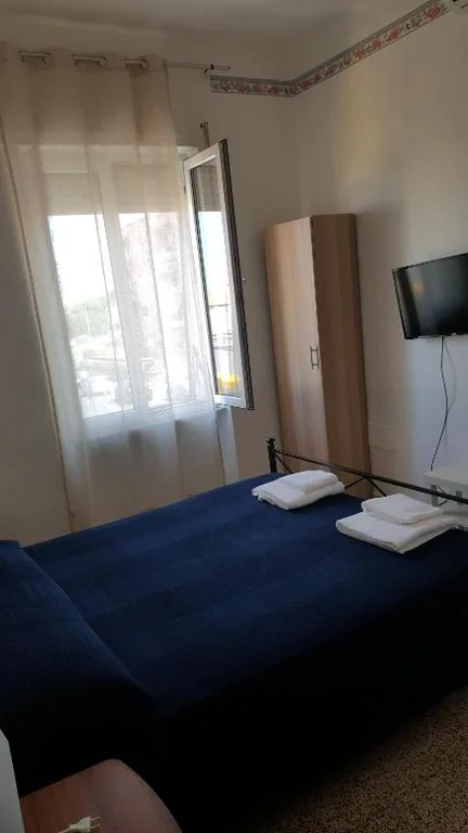 Standard Double Room — Albergo Pensione Ardenza SELF CHECK-IN