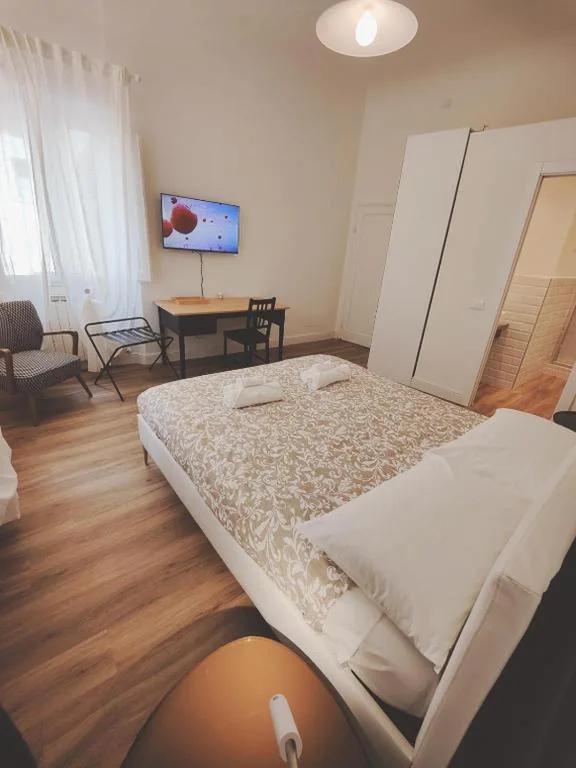 Camera Matrimoniale Standard — Amazing Florence Rooms