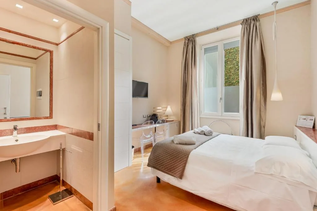 Camera Matrimoniale Standard — Aurora Garden Lodging – Rooms & Apartment