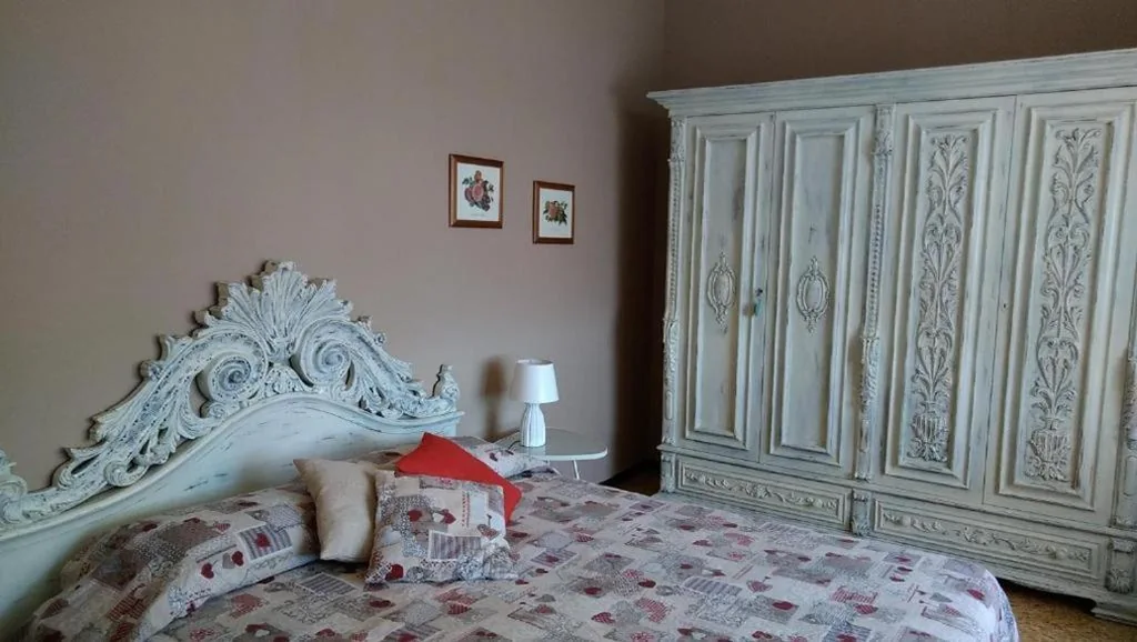 Standard Double Room with Shared Bathroom — Casa di Osio